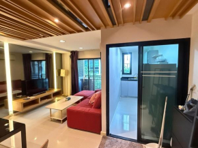 2 BR - Modern Condo in Sukhumvit with Pool Gym Sauna